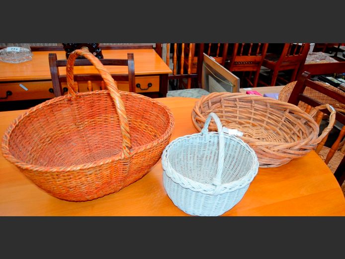 LOT: 3 x WICKER BASKETS