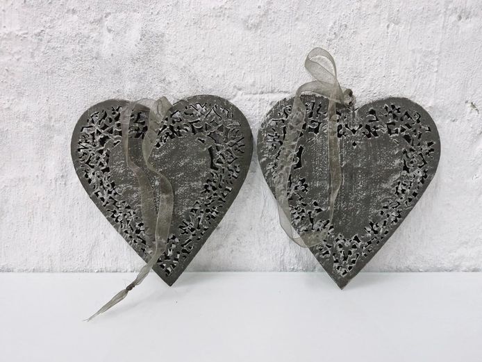 Distressed Metal Hanging Hearts