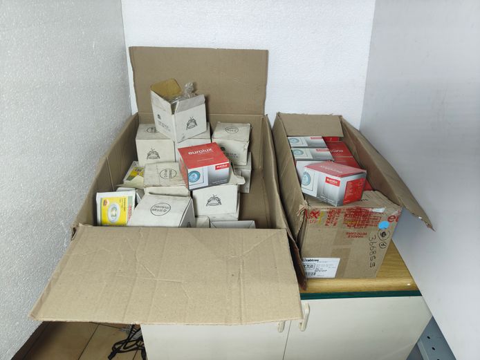 LOT CEILING LIGHTS