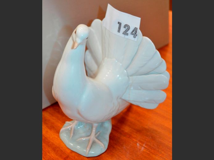 LLADRO DOVE, 20cm High [Repaired]