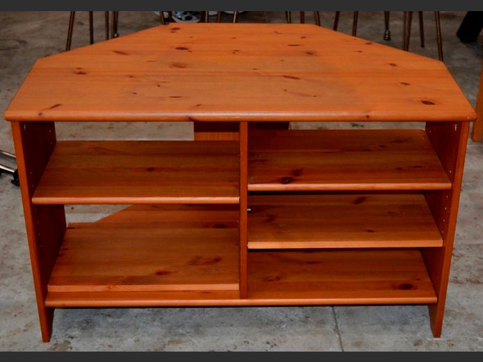 OREGON PINE CORNER TV STAND, 100 x 63 x 62cm
