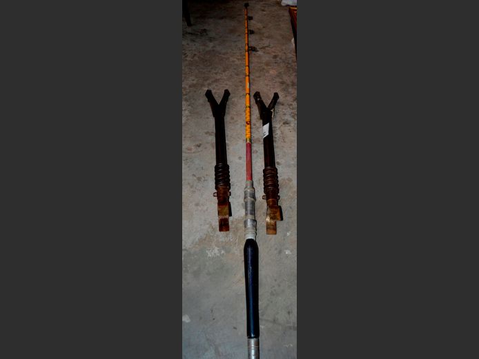 FISHING ROD & PAIR BOAT ENGINE STANDS [19,26]