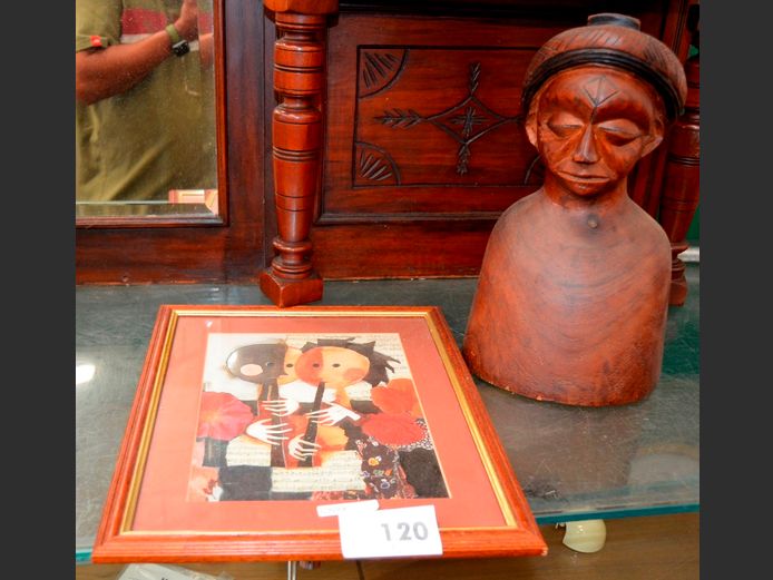 CARVED AFRICAN FIGURINE, 34cm high, & A FRAMED PRINT "MUSICIANS'< 26 x 20cm