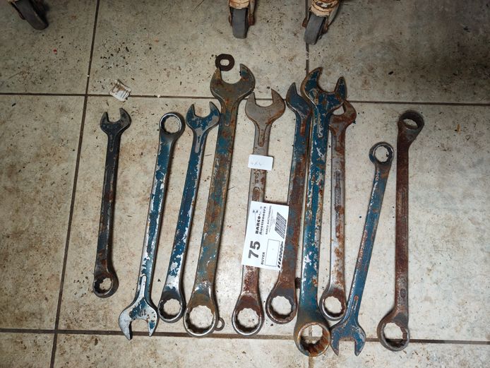 10 X VARIOUS SPANNERS