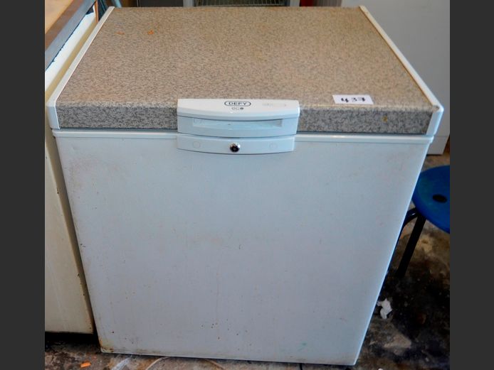 DEFY ECO 195 LITRE CHEST FREEZER [Getting cold]