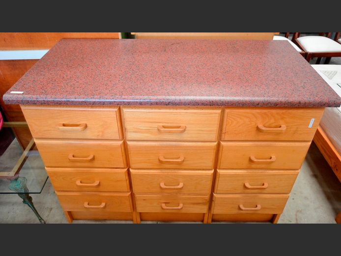 OAK 12-DRAWER CHEST OF DRAWERS, 125 x 60 x 90cm