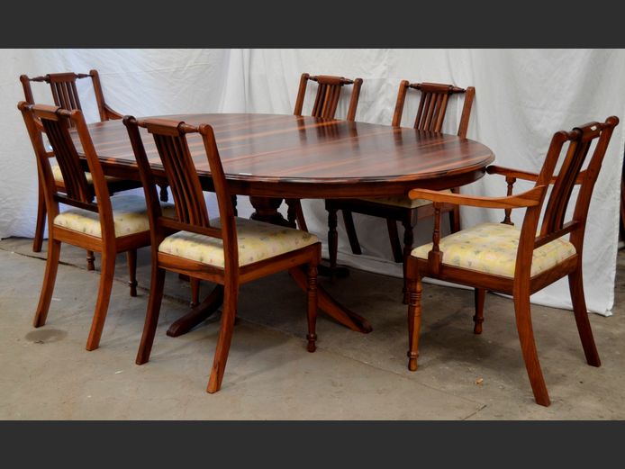 STINKWOOD EXTENSION DINING TABLE WITH 4 CHAIRS & 2 CARVERS, 204 x 150 x 74cm [Minor scuff marks]