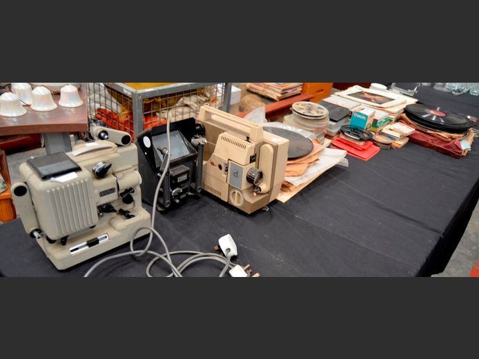 VINTAGE SLIDE PROJECTORS, COLLECTION HIS MASTER'S VOICE RECORDS, etc [Switch on, untested further, Condition of records unknown]