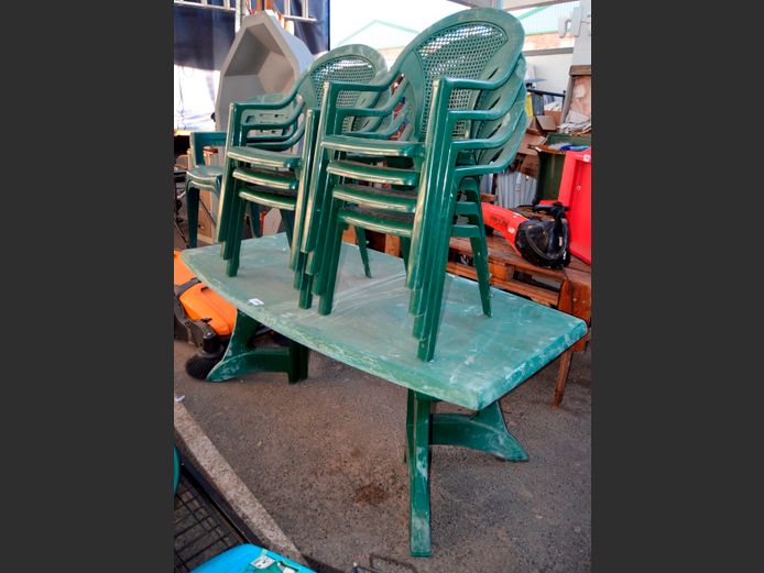 GREEN PLASTIC PATIO TABLE WITH 9 CHAIRS, 195 x 100 x 71cm