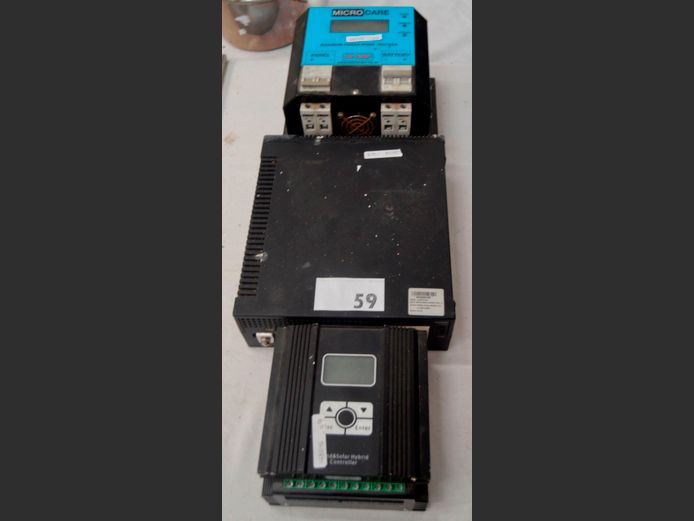 LOT: MR. POWER 12V/300W INVERTER & 2 x SOLAR HYBRID CONTROLLERS [Untested]