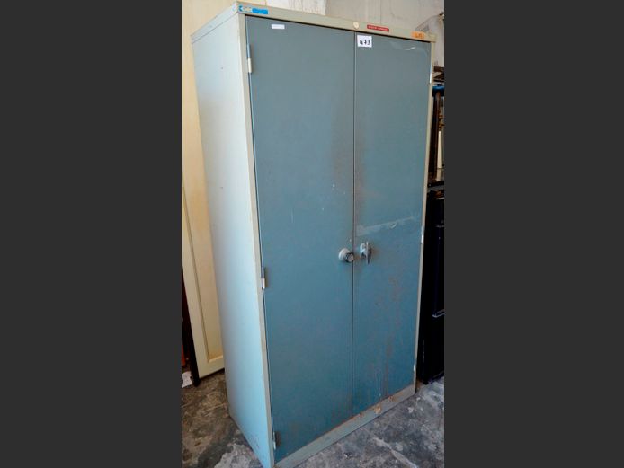 GREY METAL 2-DOOR CABINET, 90 x 45.5 x 180cm