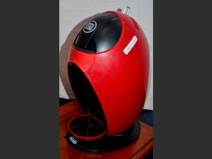 DELONGHI NESCAFE DOLCE GUSTO COFFEE MACHINE [Switches on, untested further]