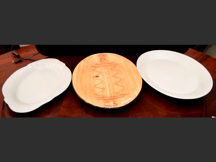 LOT: 2 x WHITE PLATTERS & ANOTHER