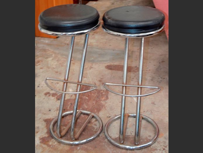 PAIR CHROME & BLACK LEATHER BAR STOOLS [Hole to 1 seat, bases rusty]