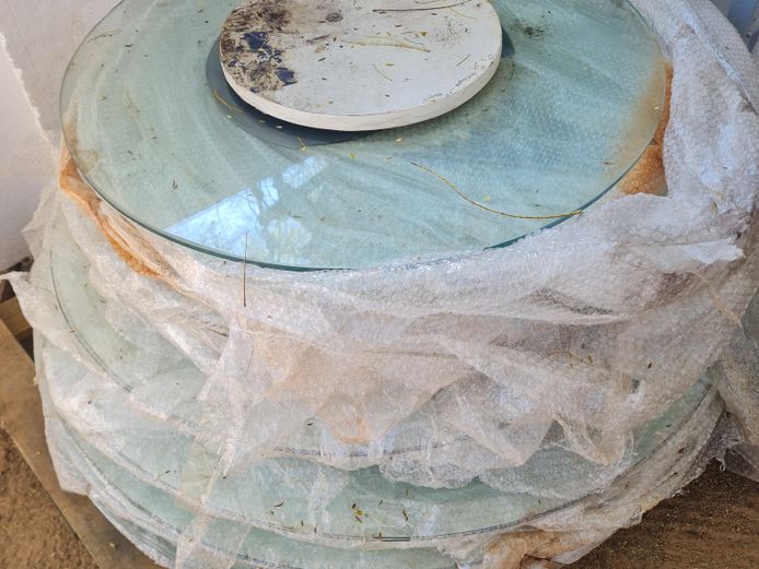 LOT GLASS ROTATING CENTRE DISPLAYS (LAZY-SUSANS)