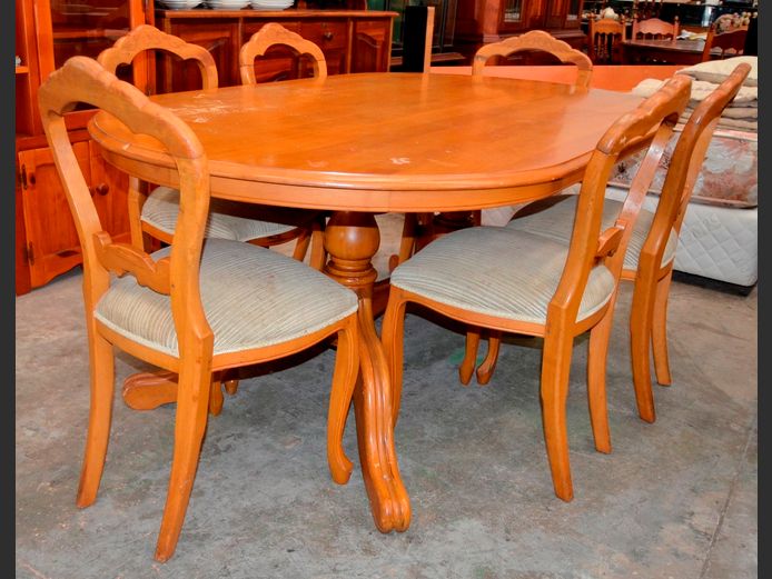 YELLOWWOOD OVAL DINING TABLE WITH 6 MATCHING BUSTLE BACK CHAIRS, 183 x 108 x 74cm [Repairs to 1 chair needed, watermarks to top]