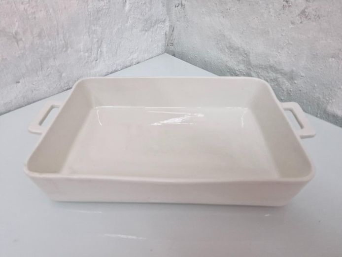 Maxwell & Williams White Basics Porcelain Casserole Dish - Chef De Monde