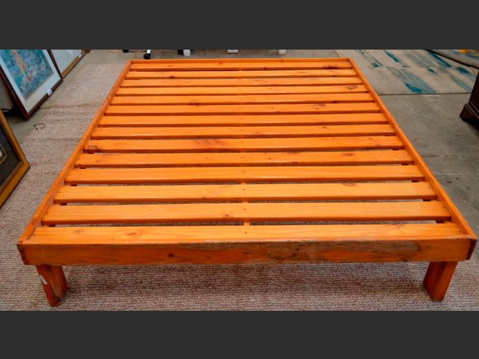 PINE QUEEN SIZE DIVAN