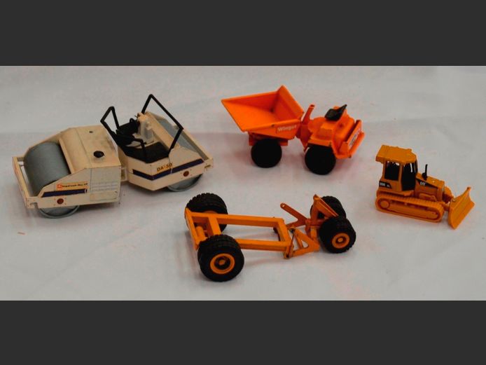 MODEL EARTHMOVING EQUIPMENT: COMPACT ROLLER, DUMP TRUCK, BULLDOZER, etc