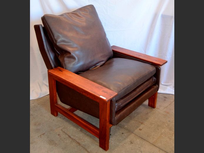 KIAAT ARMCHAIR WITH LEATHER TOUCH UPHOLSTERY [Leather worn on the back]