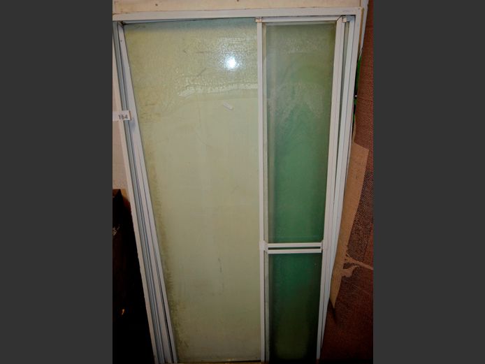 SHOWER DOOR