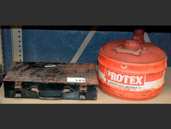 VINTAGE TOYOTA TOOLBOX & PROTEX FUEL CANISTER