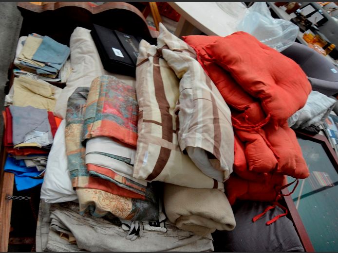 DUVET INNER WITH COVER, PILLOWCASES, CURTAINS, COMFORTER, etc [73,75]