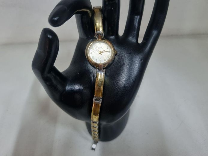 Vintage-Style Tempo Ladies Quartz Watch