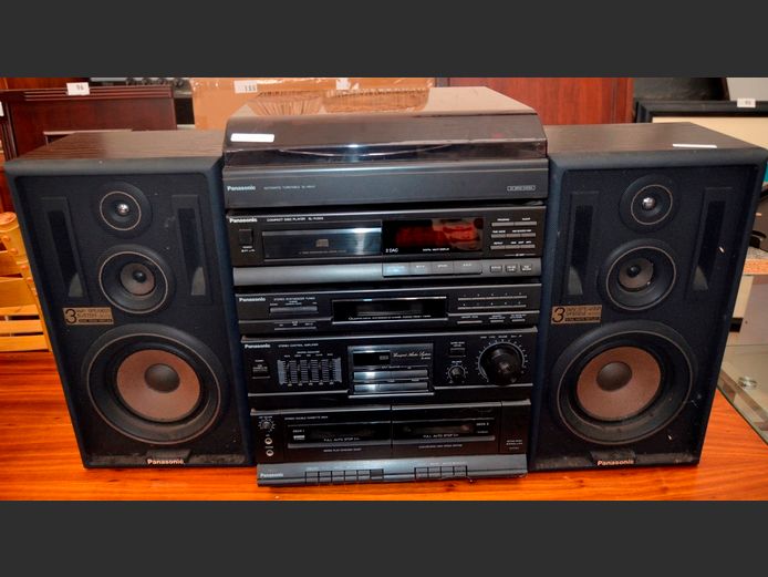 PANASONIC HI-FI WITH PAIR SPEAKERS [Switches on, untested further]