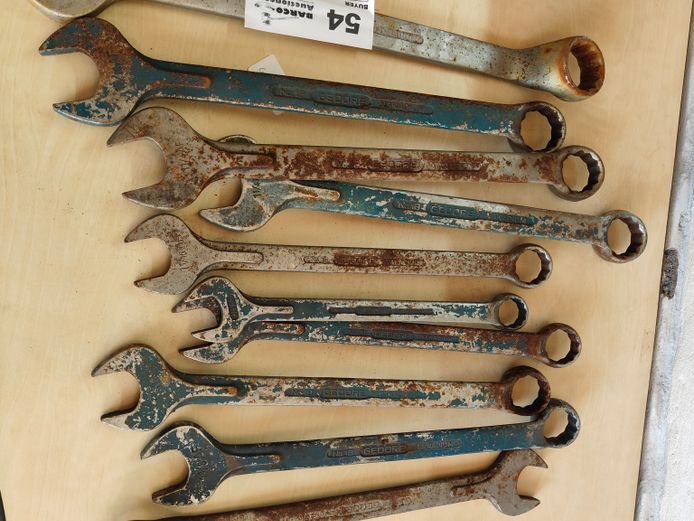 10 X VARIOUS SPANNERS