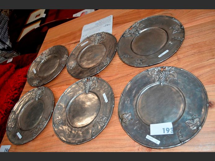 SET OF 6 CAVAGNINI PEWTER UNDERPLATES, 30cm Diameter