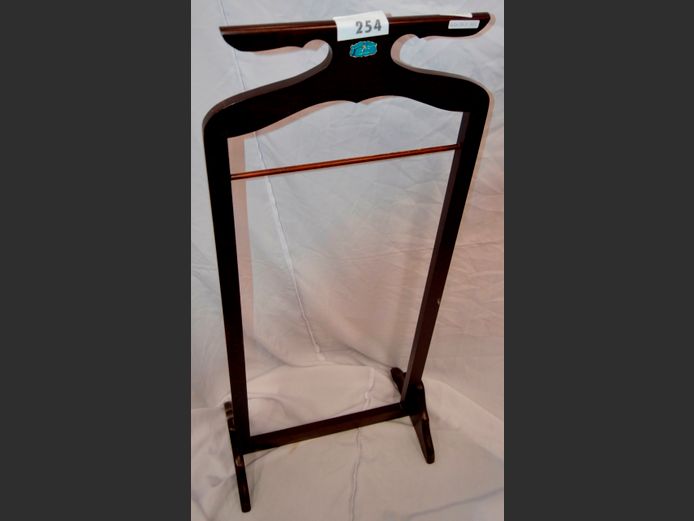 ANSTO CRAFT FURNITURE DUMB VALET, 43 x 26 x 103cm