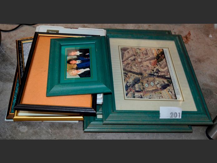 ASSORTED PICTURE FRAMES & PHOTO FRAMES
