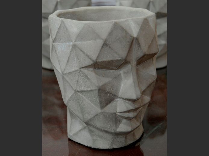 PRICE & SONS CONCRETE "FACE" PLANTER, 17 x 15 x 18.5cm