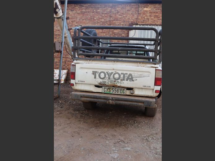 HILUX 2001   2.7