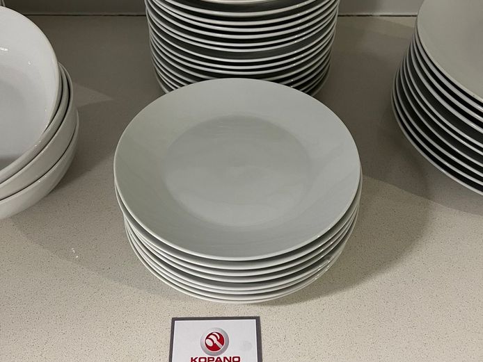 Lot small plates