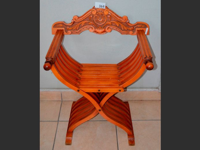 SAVONAROLA VINTAGE FOLDING CHAIR