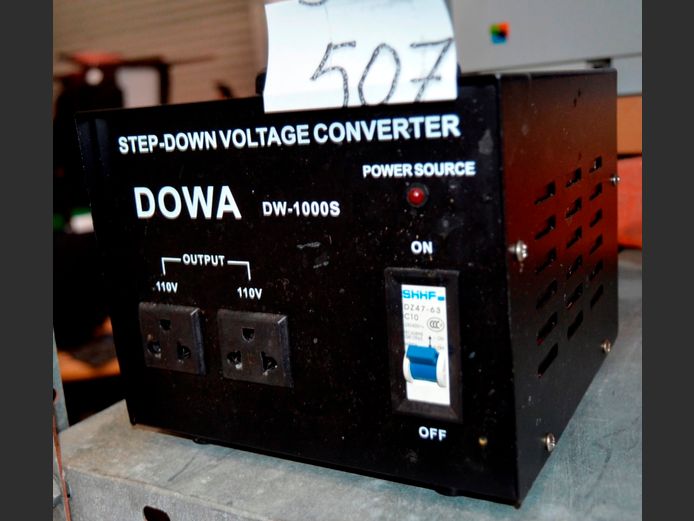 DOWA STEP-DOWN CONVERTER [Switches on]