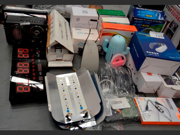 ASSORTED: RADIOS, PERSONAL FANS, etc [Untested]