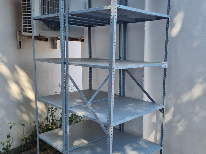 2 X BOLT AND NUT SHELVING