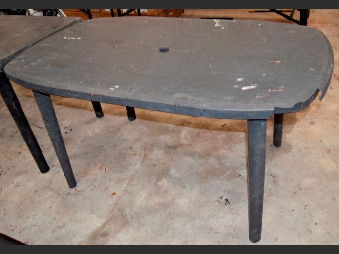 PLASTIC PATIO TABLE, 135 x 85 x 71cm [Damaged]