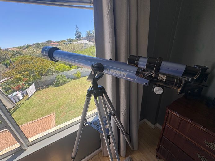 Konus Telescope with tripod
