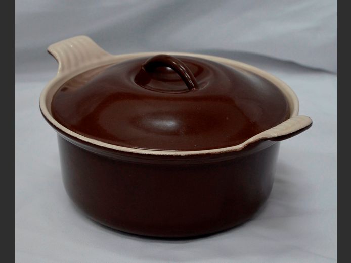 LE CREUSET CAST IRON CASSEROLE WITH LID, 18cm Diameter