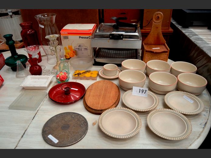 RED & GREEN GLASS VASES, CANDLE HOLDERS, VINTAGE WOODEN WALL MOUNT SALT BOX, STONEWARE BOWLS, KRUPS PRESSA C JUICER,  T.V. GRILL, etc [78,79,80][Switch on, untested further],