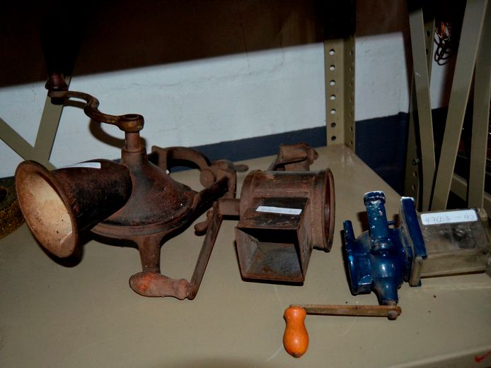 VINTAGE: COFFEE GRINDER, MINCER & GRATER