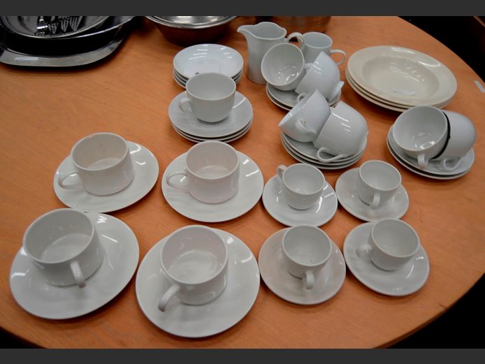 LOT: PASTA PLATES, CUPS & SAUCERS, etc [Chips to some pieces]