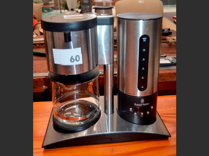 RUSSELL HOBBS BRUSHED ALUMINIUM COFFEE MACHINE [Faulty]