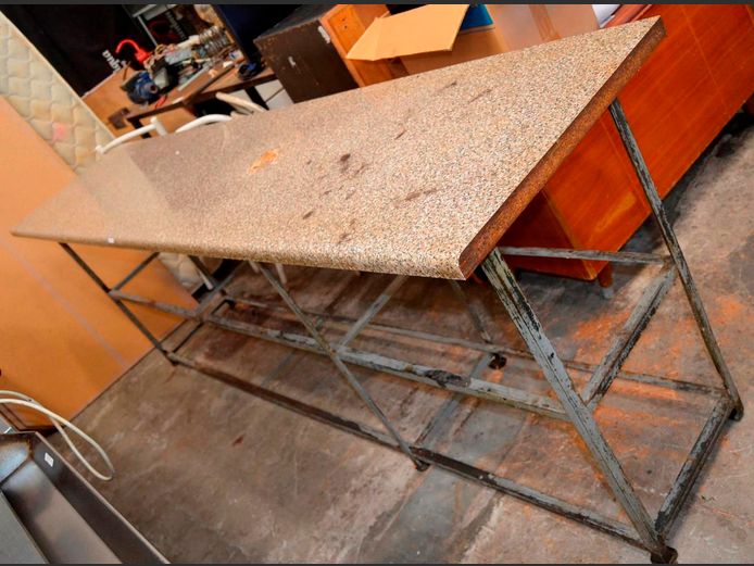 PREP COUNTER ON METAL BASE, 272 x 60 x 88cm