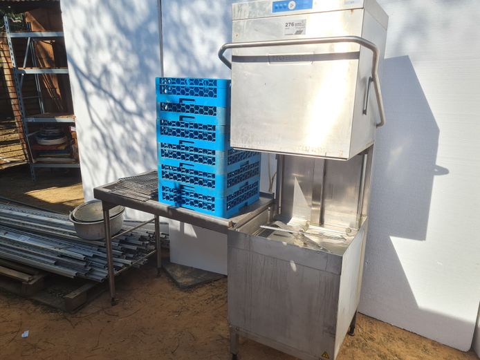 HOBART DISHWASHER (3 PHASE NOT TESTED)