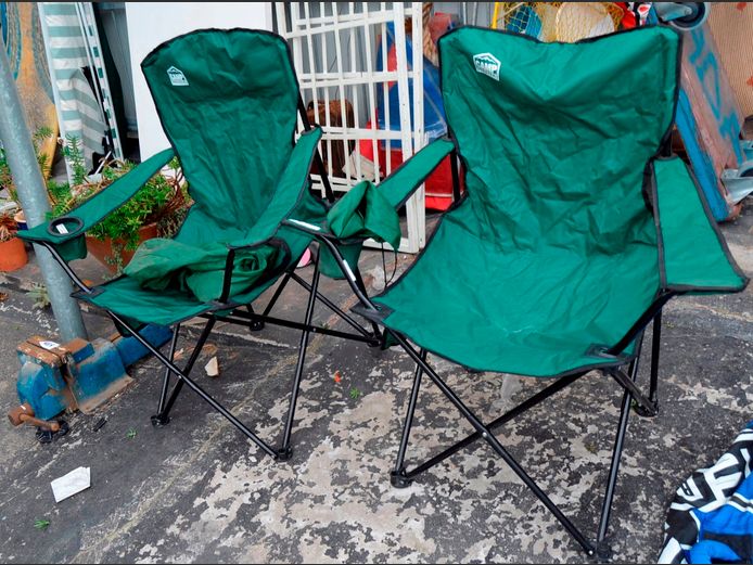 LOT: 2 x CAMPMASTER CAMPING CHAIRS